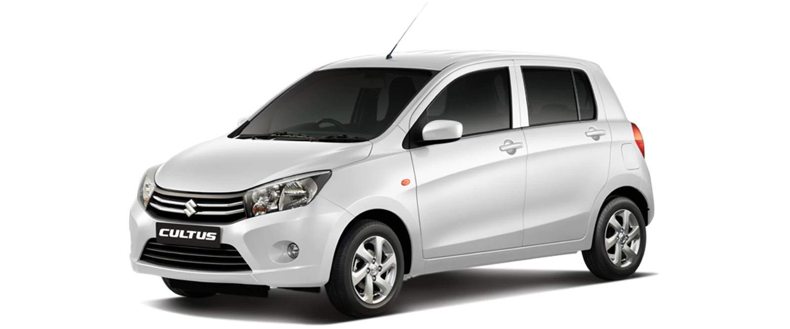 Suzuki Cultus in white, front three-quarter view