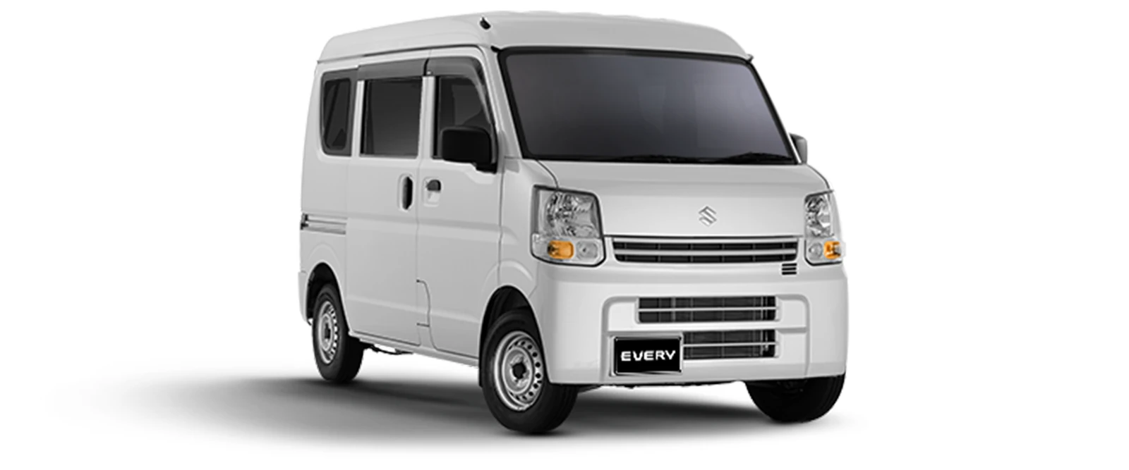 Suzuki Every in white, front three-quarter view